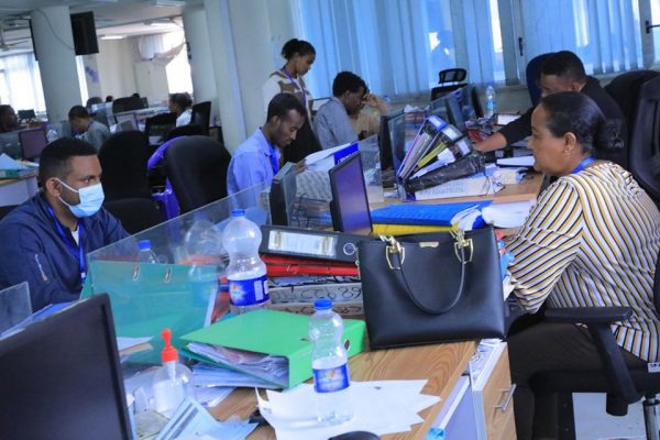የዚህ ዘመን አርበኝነት የኢኮኖሚ ነፃነቷን ያስከበረች ሀገር ለመገንባት በሚደረገው ጥረት የራስን አሻራ ማሳረፍ ነው ሲሉ የአዲስ አበባ ቄጥር 2 መካከለኛ ግብር ከፋዮች ቅርንጫፍ ፅ/ቤት አመራሮችና ፈፃሚዎች ተናገሩ፡፡